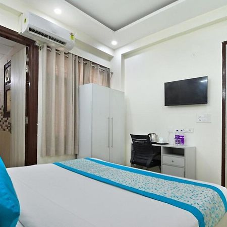Hotel The Vertigo By Boom Rooms โนอิดา ภายนอก รูปภาพ