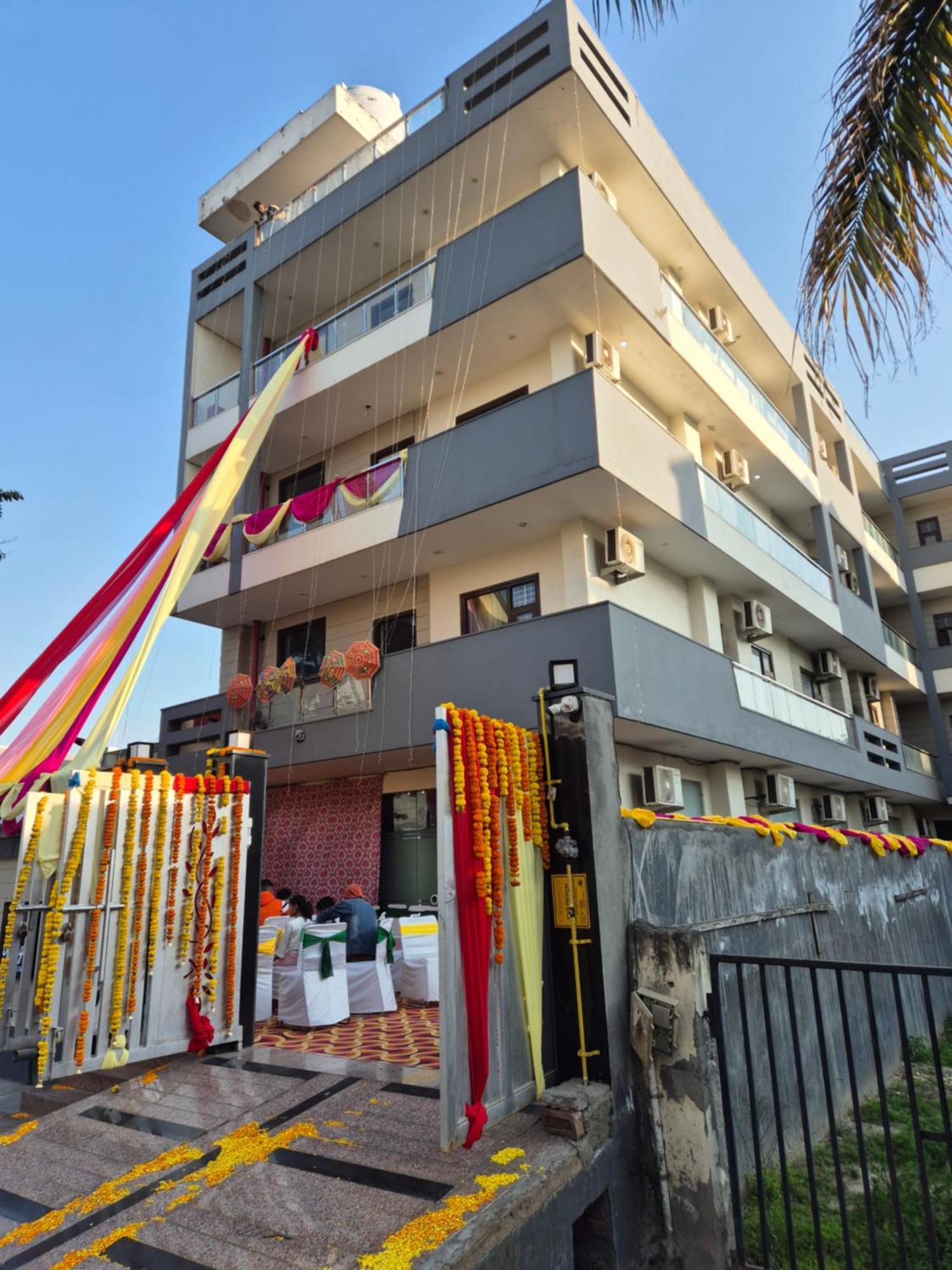 Hotel The Vertigo By Boom Rooms โนอิดา ภายนอก รูปภาพ