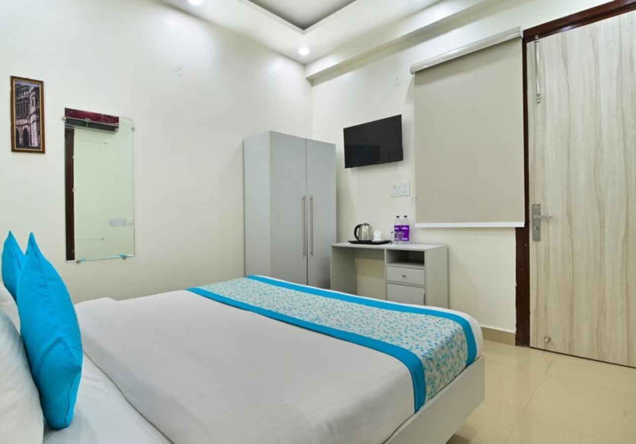 Hotel The Vertigo By Boom Rooms โนอิดา ภายนอก รูปภาพ