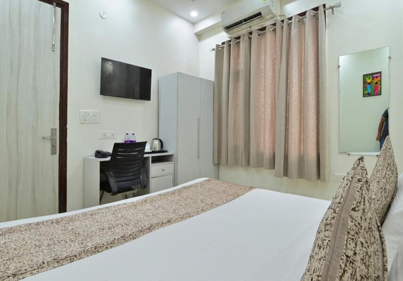 Hotel The Vertigo By Boom Rooms โนอิดา ภายนอก รูปภาพ